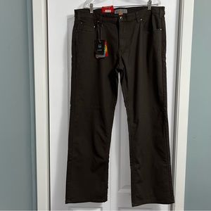 WINDRIVER MARKS men’s 38 Relaxed fit Stretch Jeans t-max heat NWT straight leg